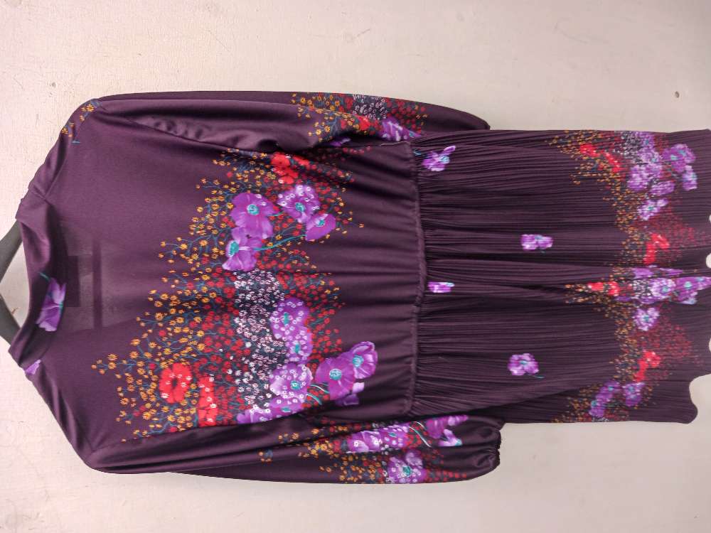 Montclair fashions mekko n. M-L