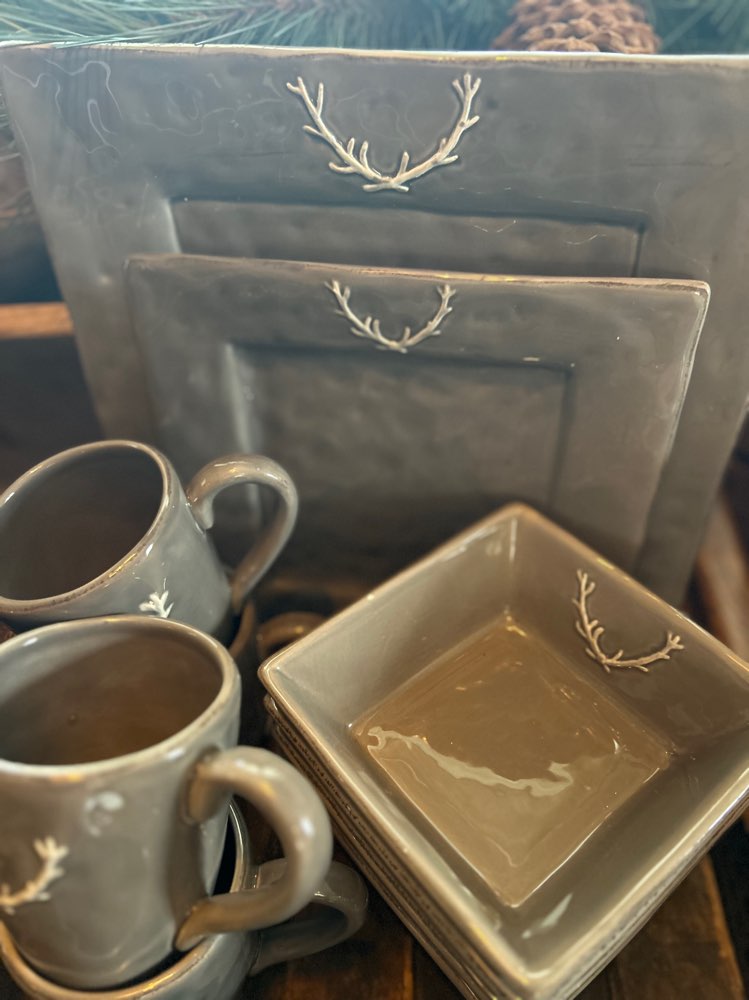 Grått servise i 14 deler