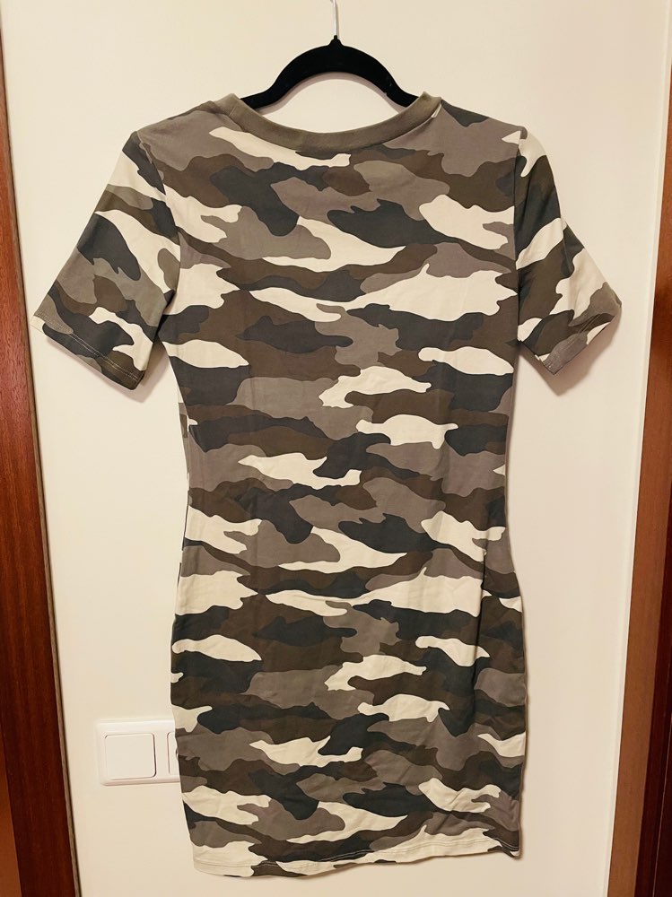 H&M Camo kjóll L
