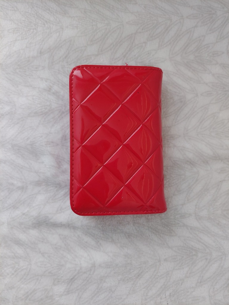 Ihana pupu lompakko peilillä