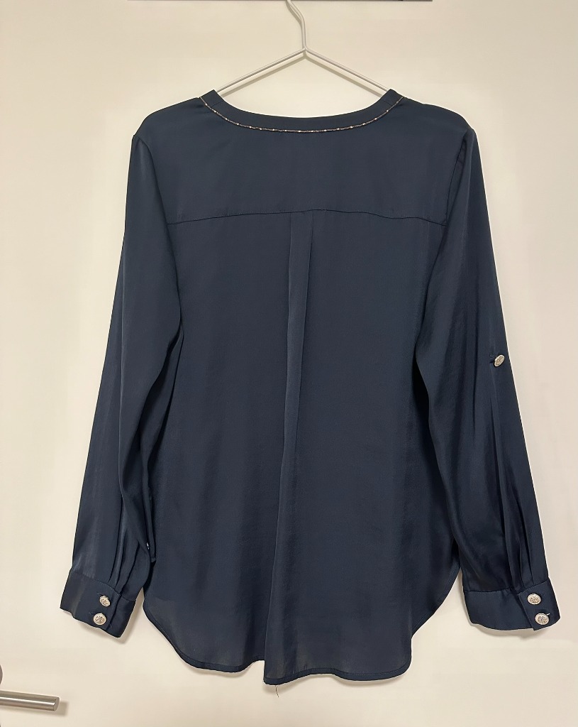 Mørkeblå bluse fra Florence design