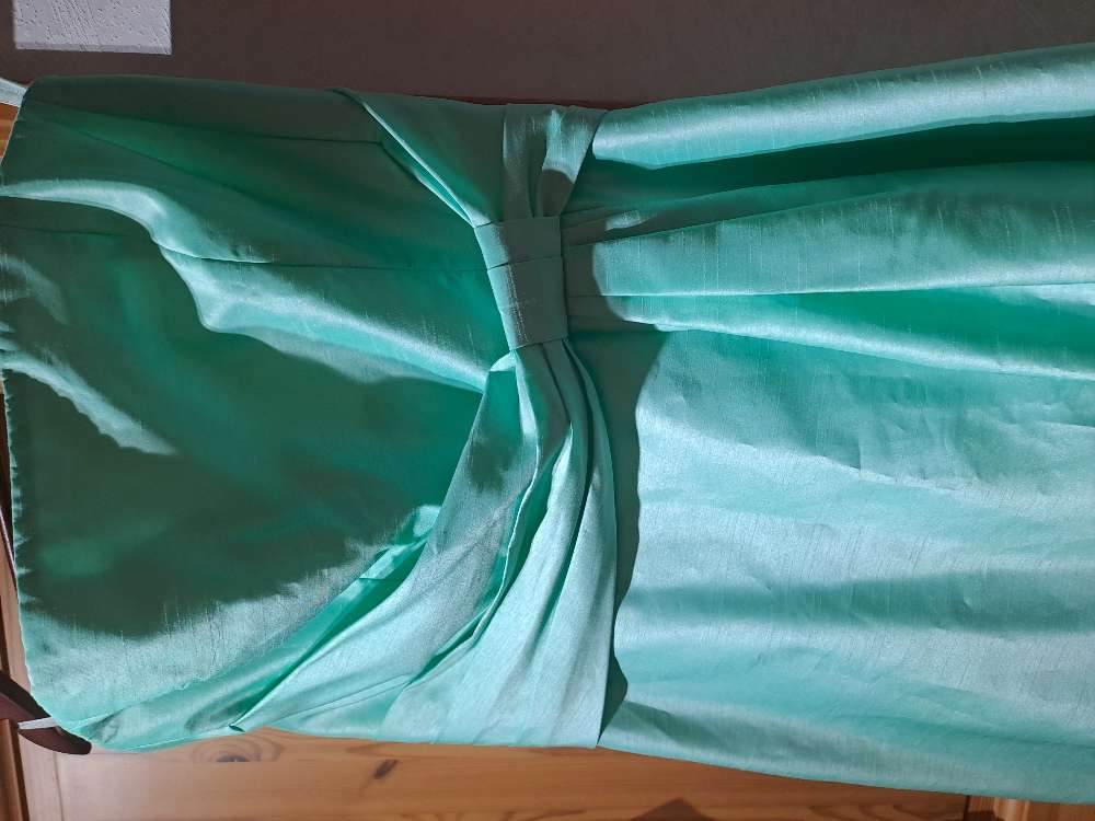 Juhlamekko, Chic koko 40