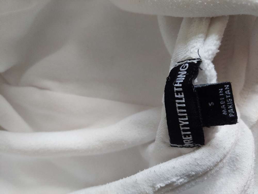 Pretty little things hettupeysa str s