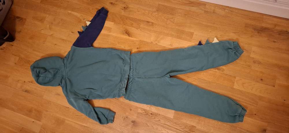 St. 116 risaeðlu jogging galli M&S