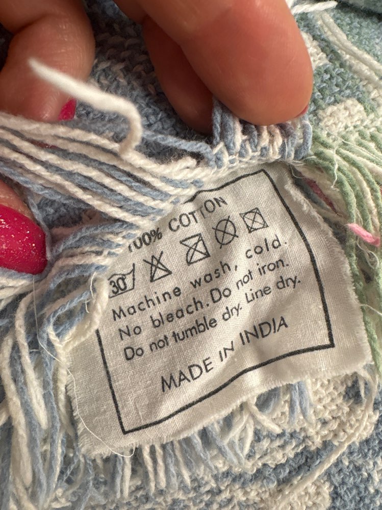 Kukkakuvioinen värikäs viltti