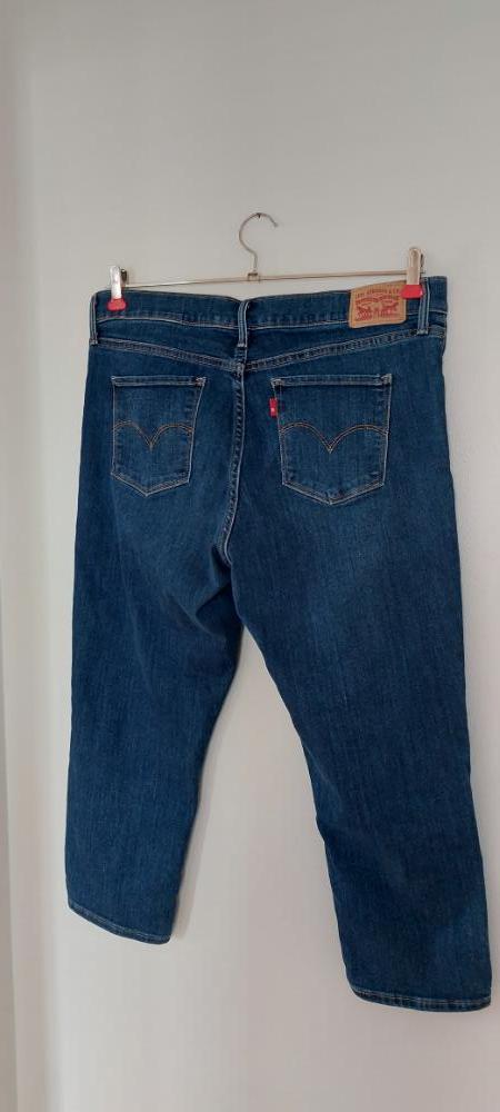 Levis cropped gallabuxur st. 33