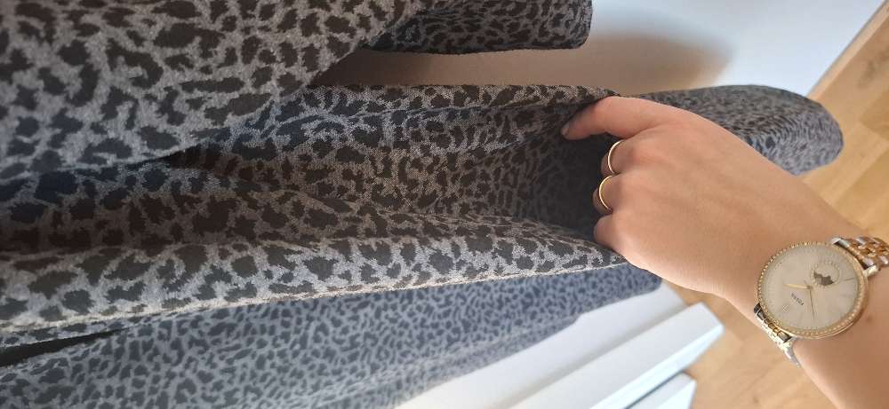 BRÁ st. XL golla síð m. vösum 