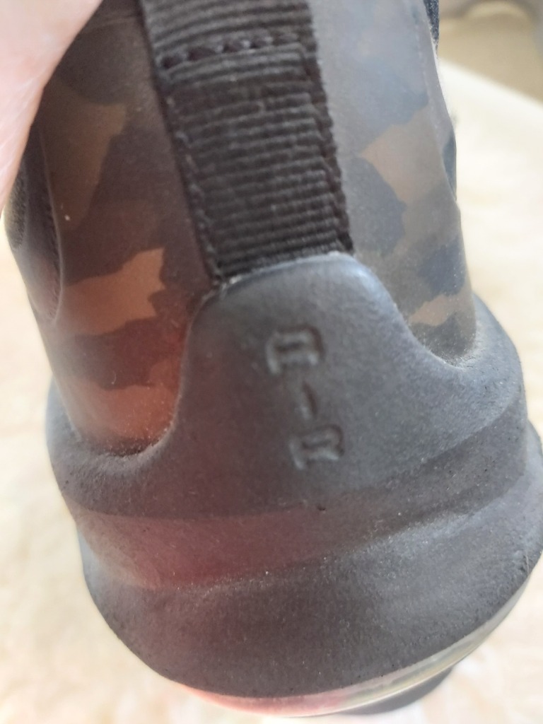kengät Nike AirMax Axic k.43