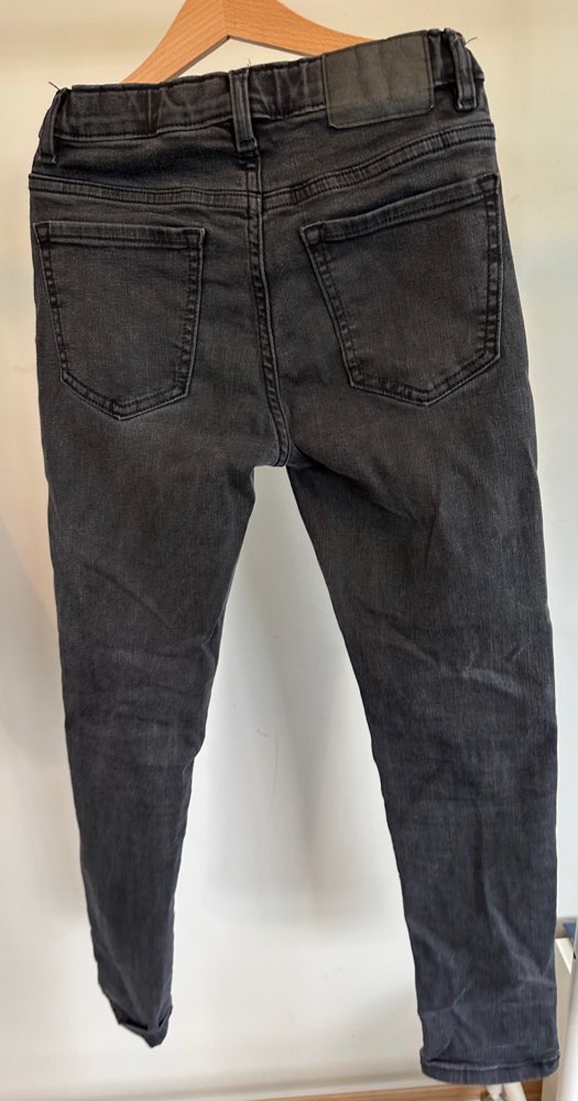 Sort jeans str 152