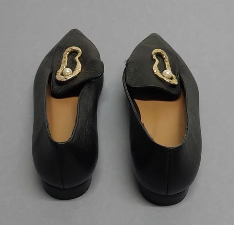 Flattered mustat loaferit 36