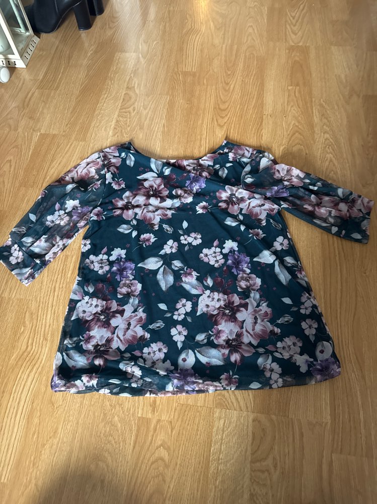 Bluse blomster str 40