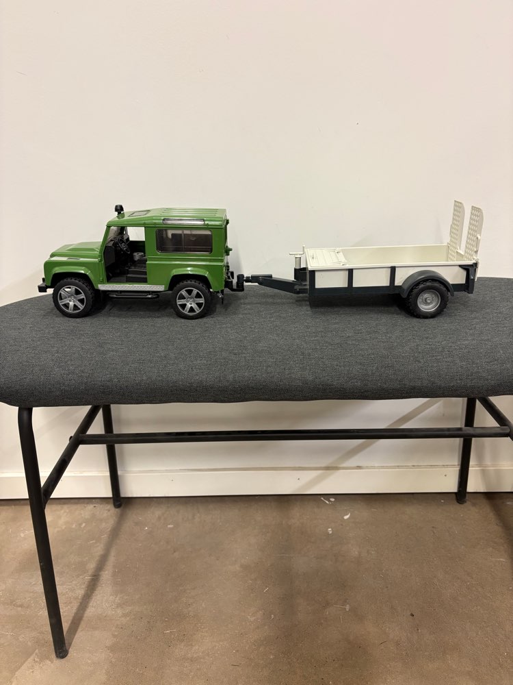 Land Rover peräkärryllä