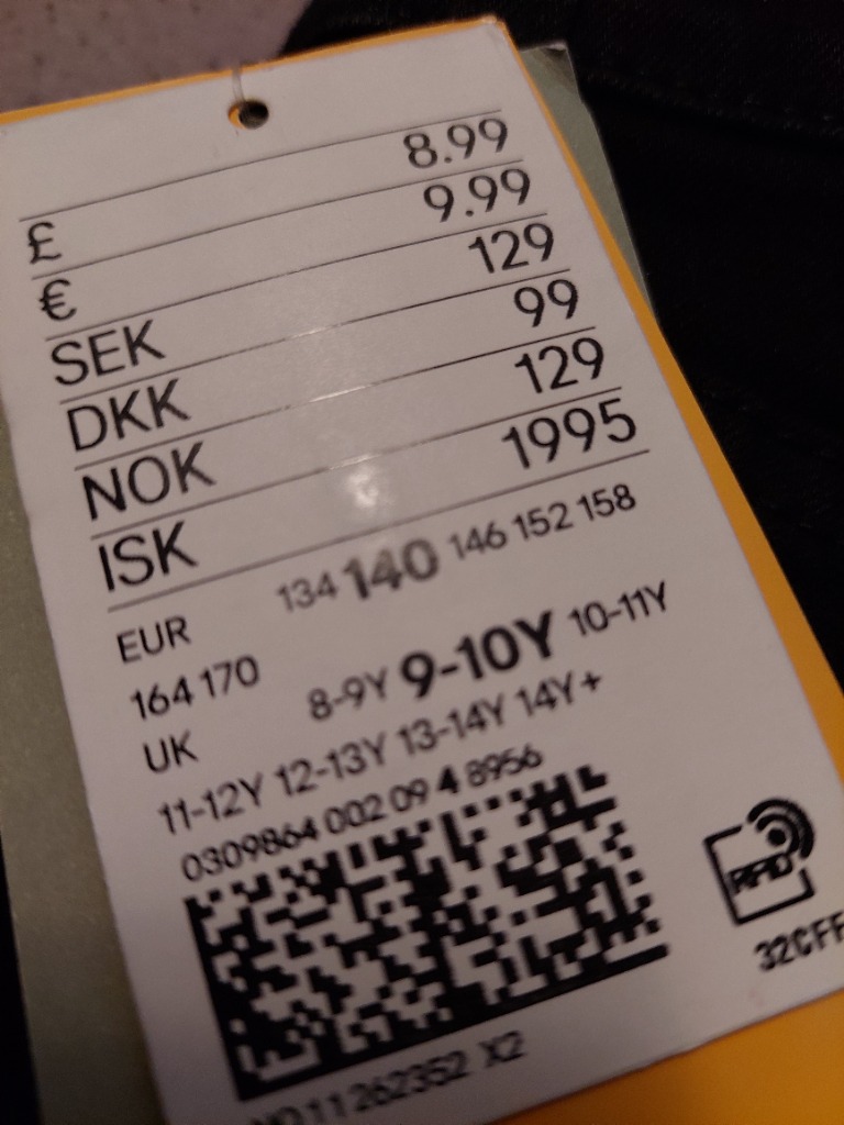 Nýjar gallabuxur 140