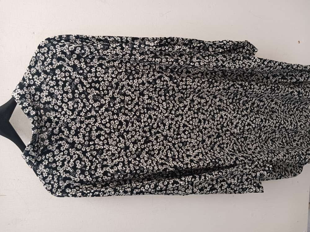 Lindex musta kukkamekko XL