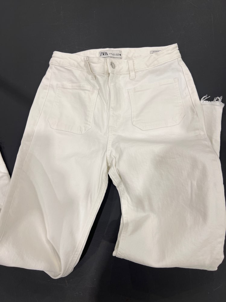 Offwhite Zara Jeans str 38
