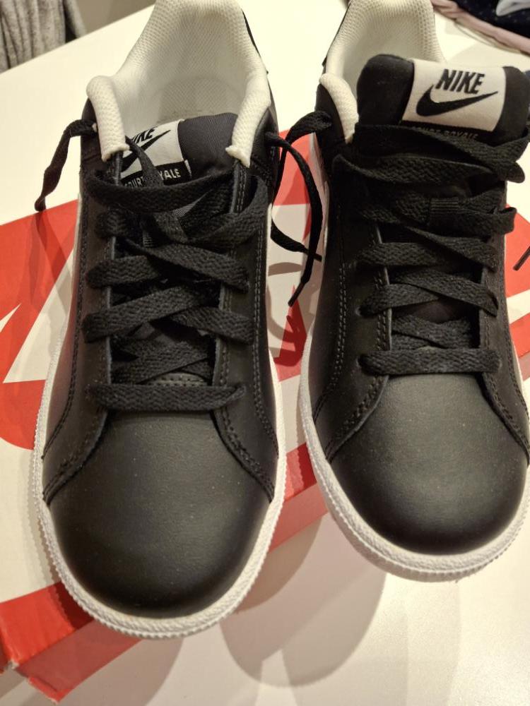 Nike skór ónotaðir stærð 41