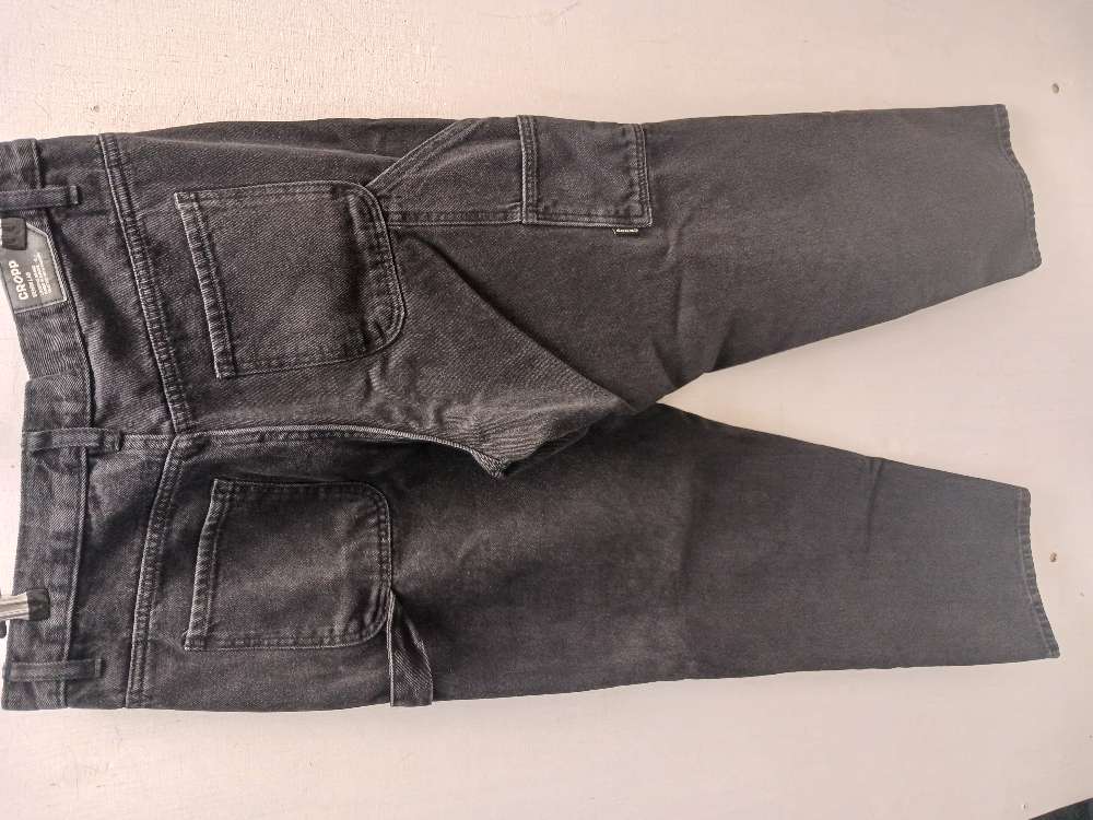 Cropp mustat farkut 30/34