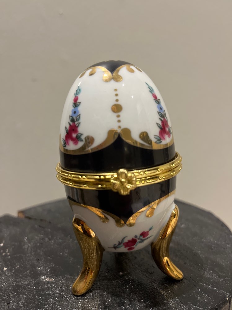 Posliinimuna korurasia