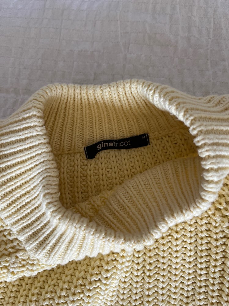 Genser fra Gina Tricot