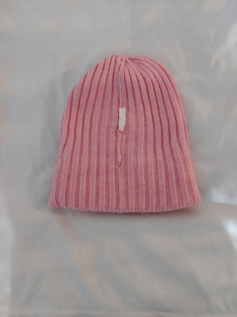 vaaleanpunainen pipo