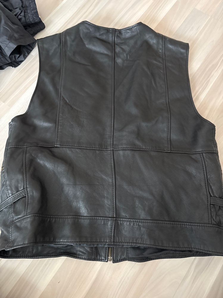 RealLeather. Nahkaliivi. Koko XXL