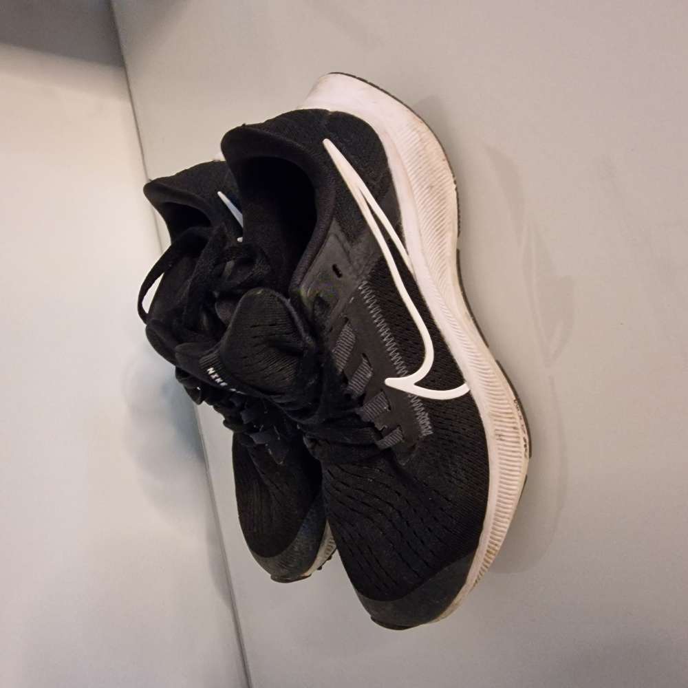 Nike pegasus skór Nr 33,5