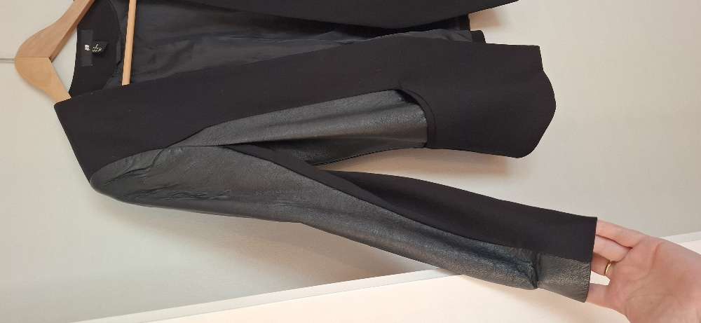 H&M st. 42 svartur blazer