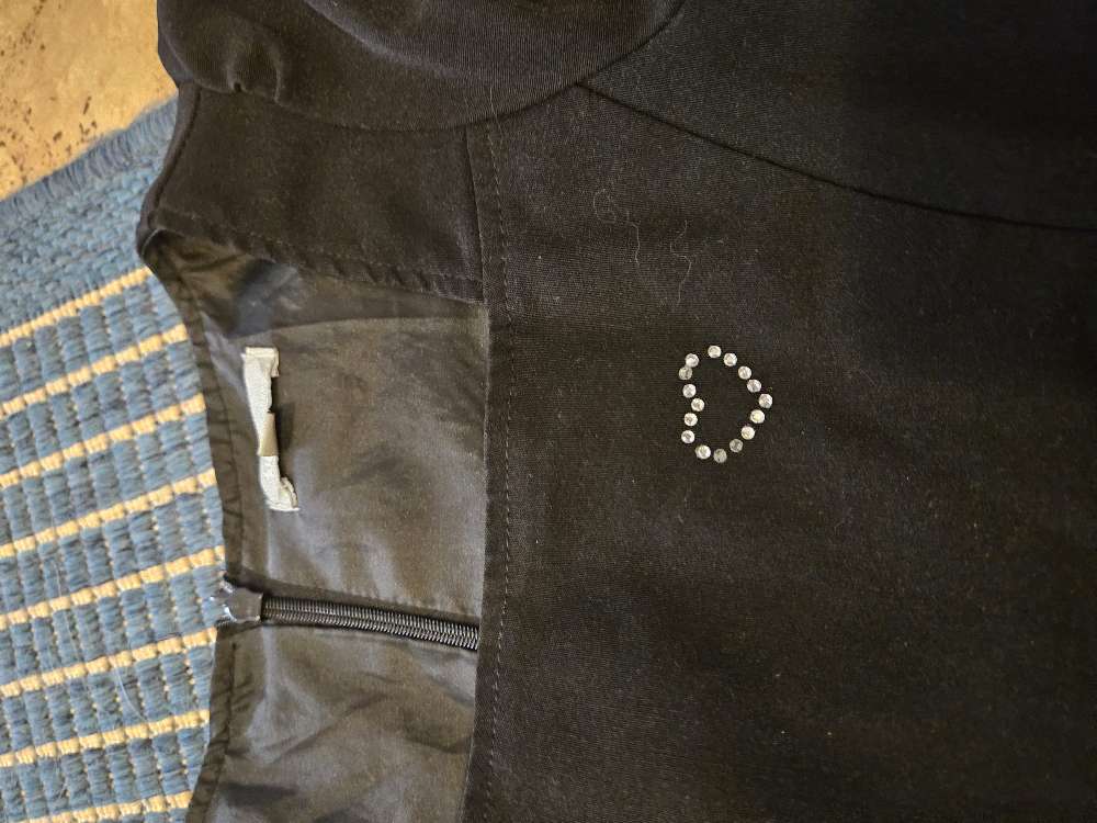 Lindex musta mekko sydän 140