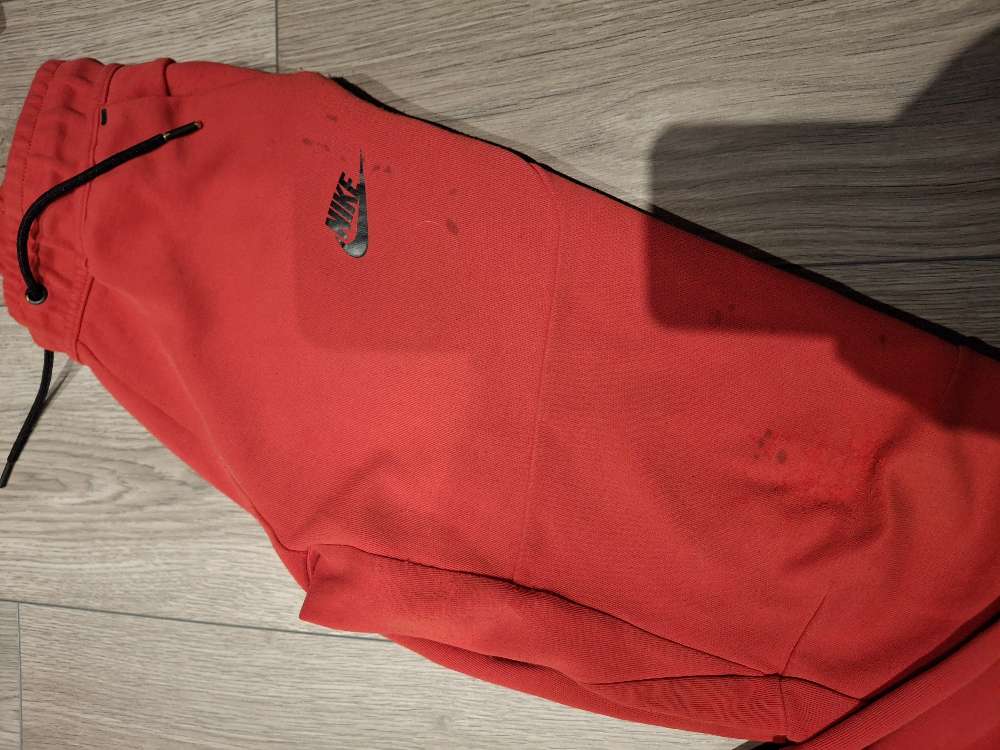 Nike peysa rauð 147/158