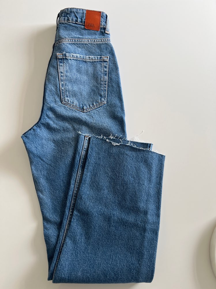 Zara blue high waited straght jeans