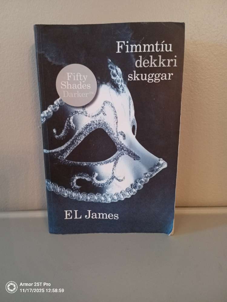 50 gráir skuggar. 50 dekkri skuggar