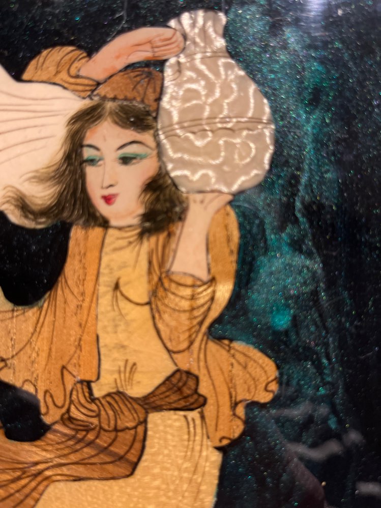 Taulu lakattua puuta