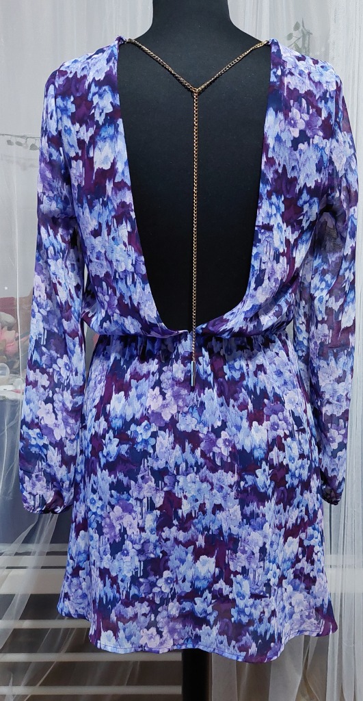 Violetti kukallinen mekko XS
