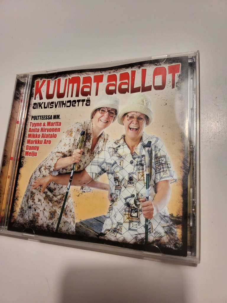 Cd: Kuumat aallot aikuisviihdettä 