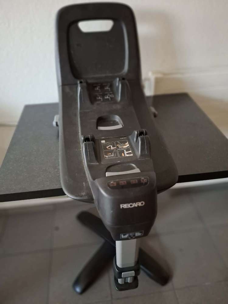 Recaro barnabílstóll + base