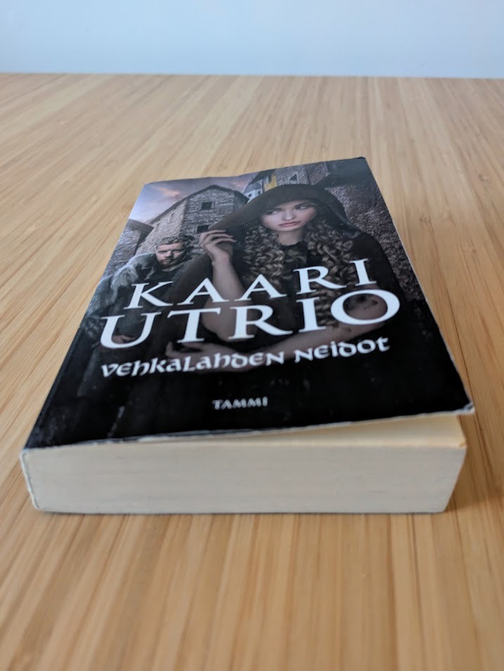 Kaari Utrio: Vehkalahden neidot