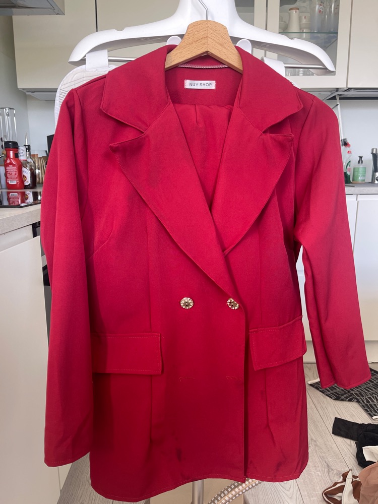 Nuy shop (punainen takki setti)