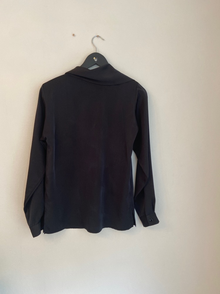Svart bluse str 36
