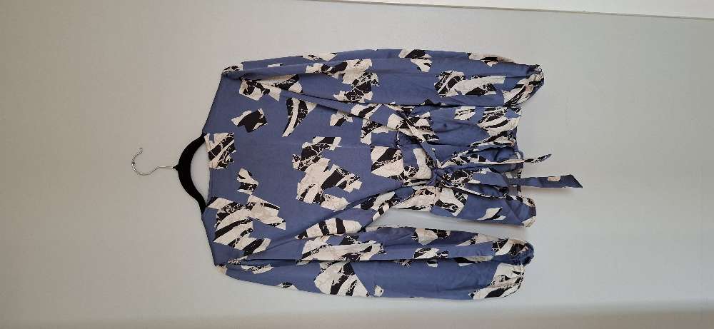 Object st. 40 wrap top nýr blár