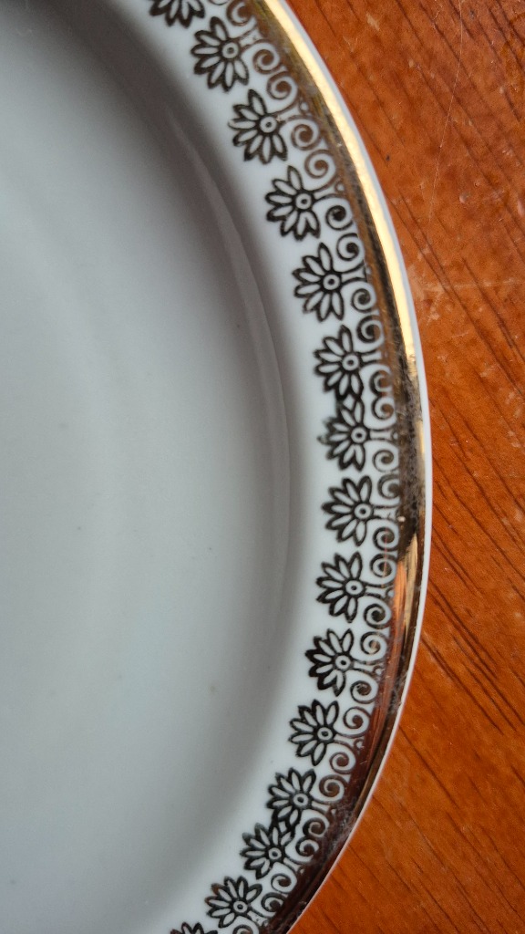 Kakkulautanen nirhama