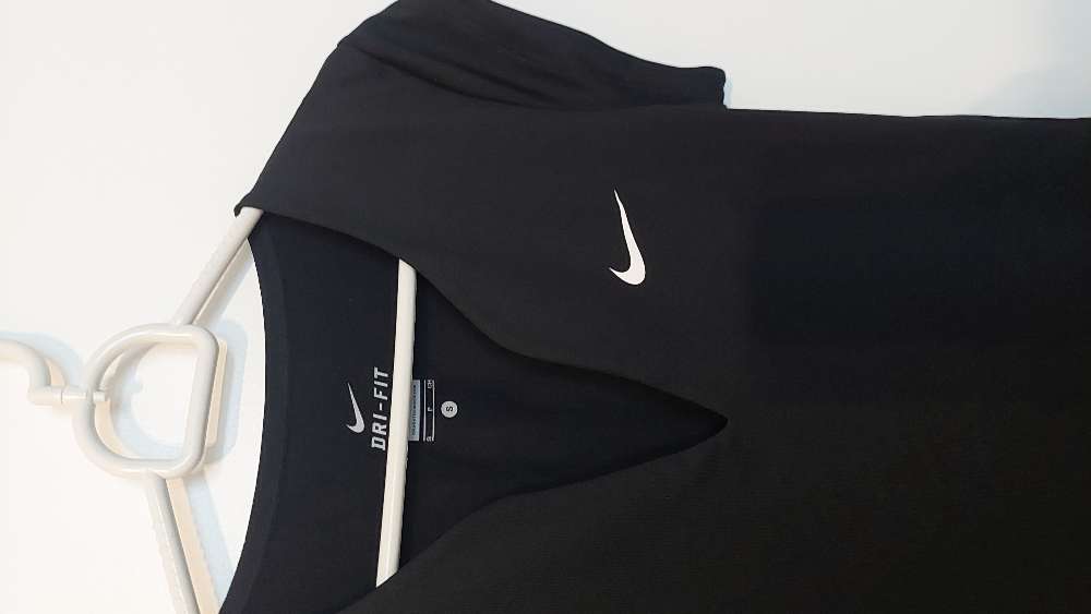 Nike DRI-FIT musta treenitoppi koko S