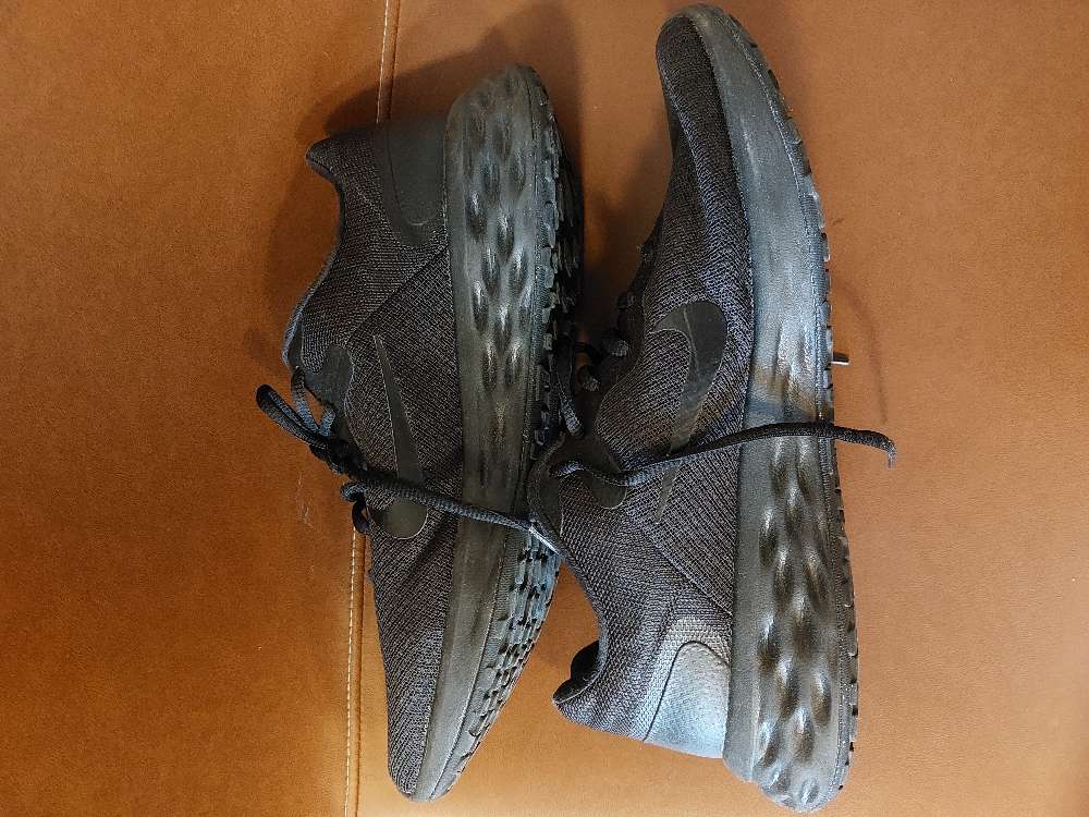 Nike skór svartir st 45