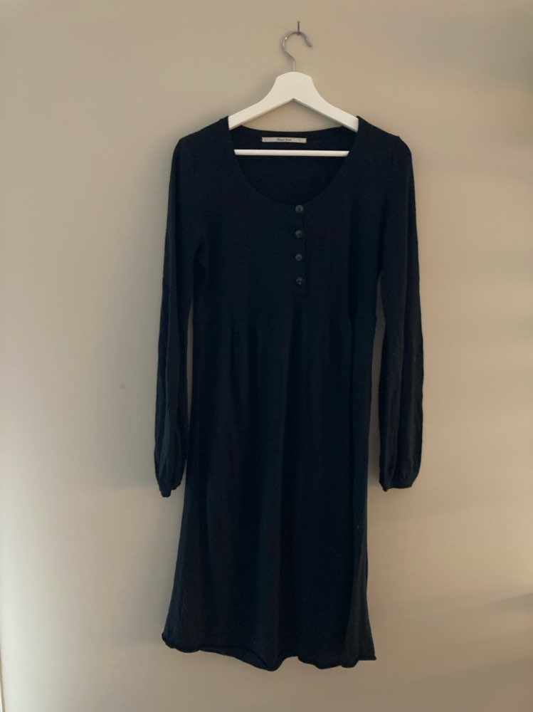 Part Two - svart kjole - str L