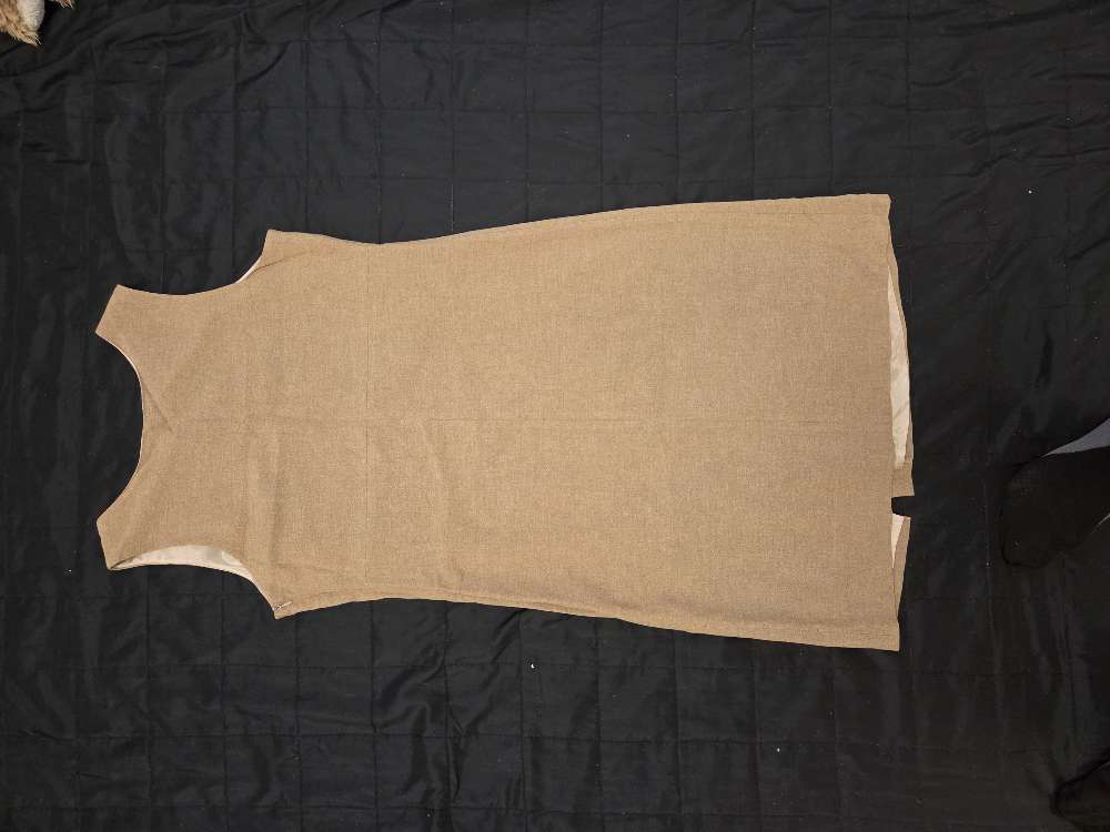 Beige kotelomekko O.I.S. 42