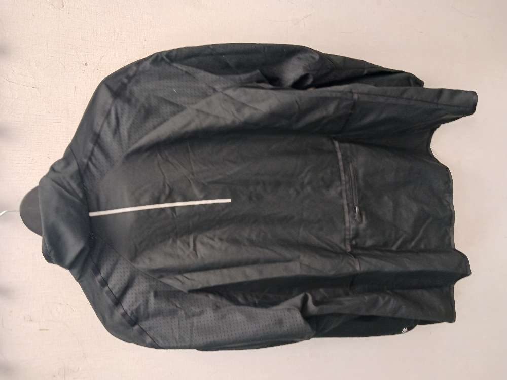 Champion kevyt musta takki XL