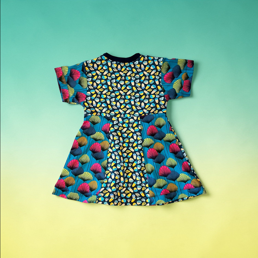 Uusi turkoosi Riemu mekko, 92cm