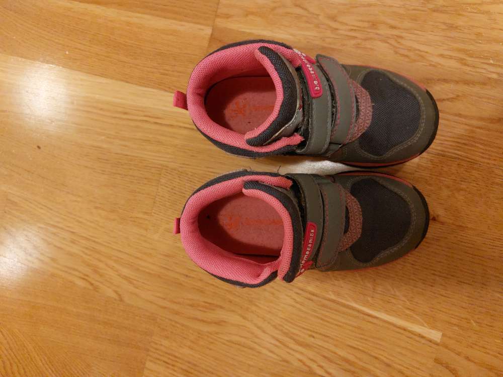 Kuldaskór st 26 bleikir/gráir