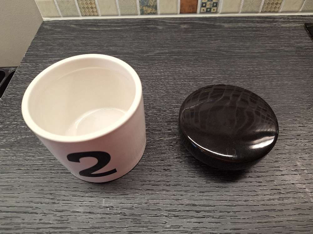 Säilytyspurkki nro 2