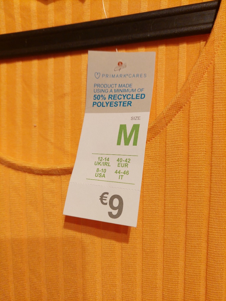 Nýr appelsínugulur kjóll