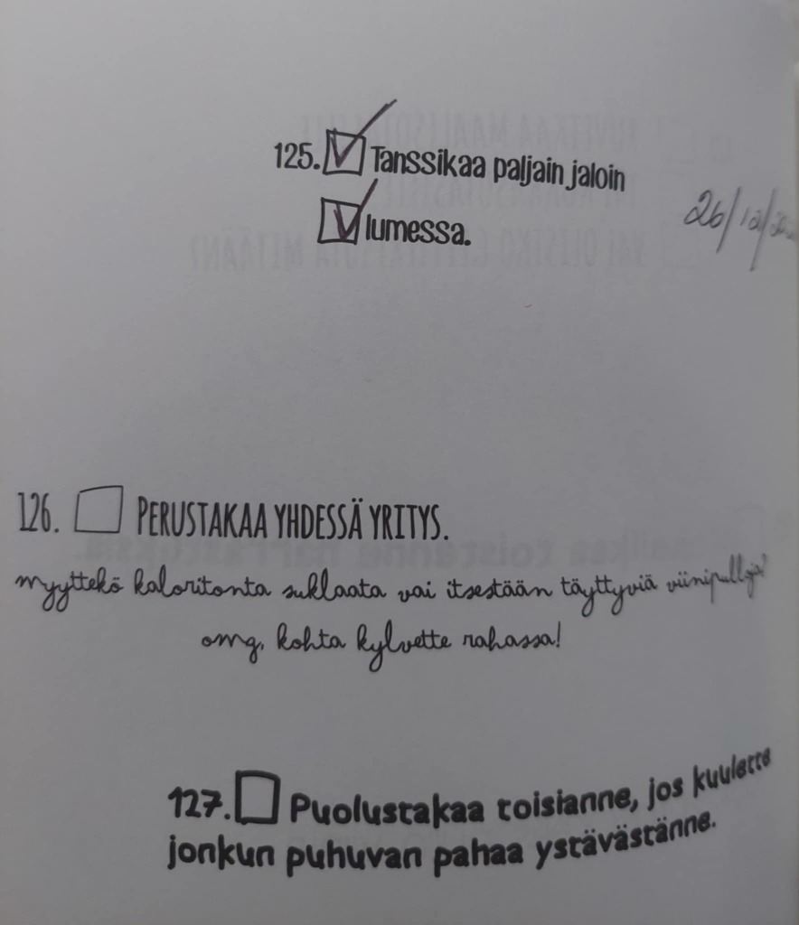 Tehtävä kirja Bucket list kaveruksille